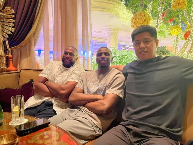 开云体育官网-下赛季能否继续合作？迪亚洛晒与山西主帅潘江合影：在赌城见面了