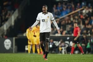 开云体育网址-法媒：巴黎圣日耳曼瞄准两大年轻后卫，加强防线实力