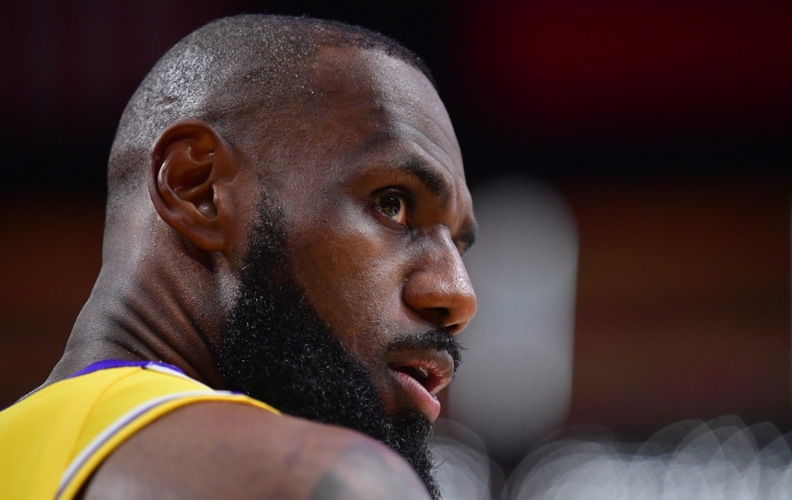 开云体育入口-对手教练：詹姆斯太不可思议！我41岁只是执教完背靠背都有点累！