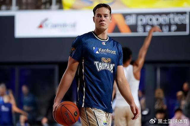 开云体育APP-拒绝摆烂！新疆男篮签下2米06顶级大外援，本赛季NBL场均砍18+7|门内加|劳森|朱旭航|吴冠希|李炎哲_新浪体育_新浪新闻