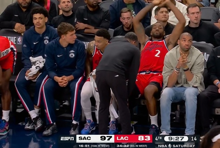 开云体育官网-伤不起啊！伦纳德防守时又被撞到&amp;一瘸一拐 已确定退赛！